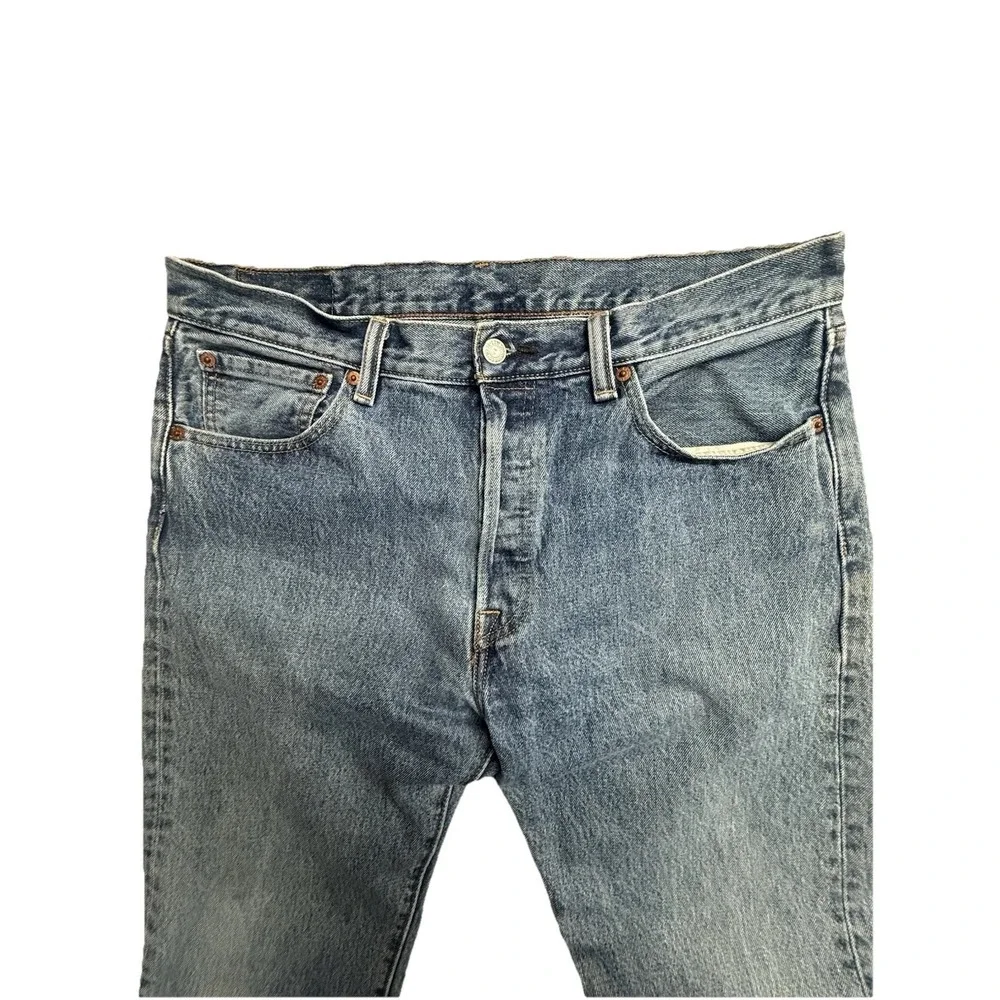 Levi's 501 Men's Jeans 34x34 Light Wash Button Fly Straight Leg Denim 00501-0193